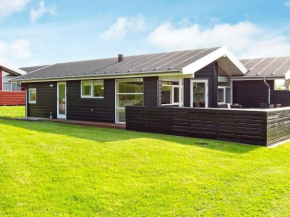 Modern Holiday Home in Tranek r Overlooking Lush Lawn